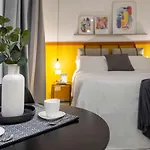 Апартаменты Lovely Nest In The Center Fast Wifi
