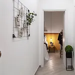 Апартаменты Lovely Nest In The Center Fast Wifi
